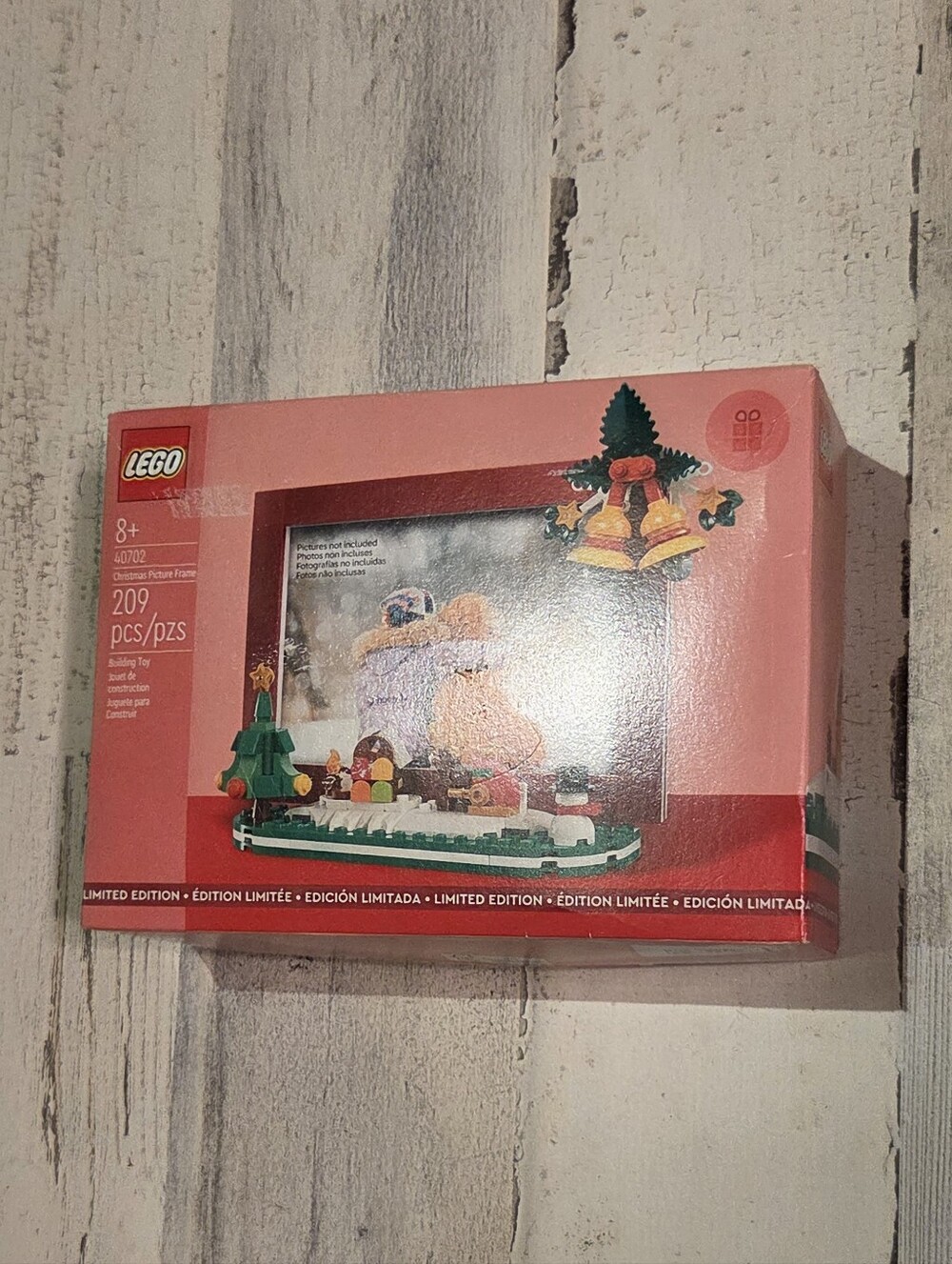 New LEGO 4072 Holiday Photo Frame Red w/Green Accents 209 Pcs 8+ LIMITED EDITION - Picture 2 of 6